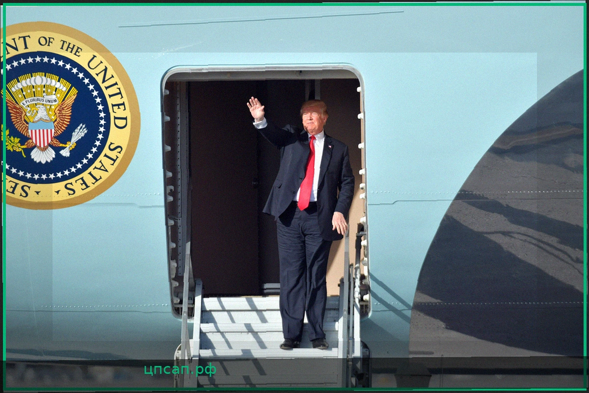 Трамп вернулся из Турции на старом самолете, новый Boeing показан войскам