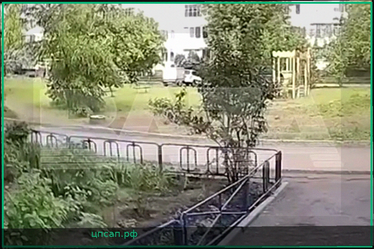 Момент удара дрона по российской многоэтажке в 1200 километров от Украины сняли на видео